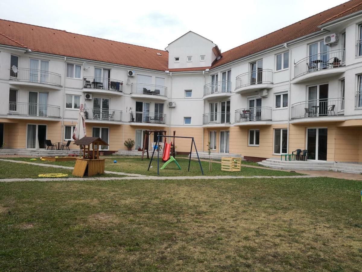 Freedom Apartman Hajdúszoboszló Екстериор снимка