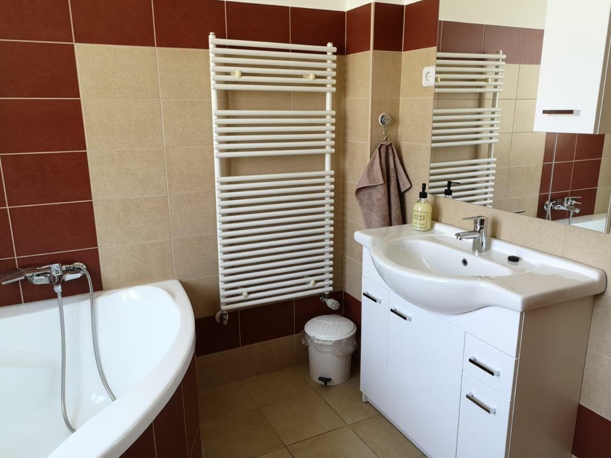 Freedom Apartman Hajdúszoboszló Екстериор снимка